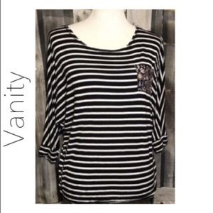 Black & white shirt floral pocket